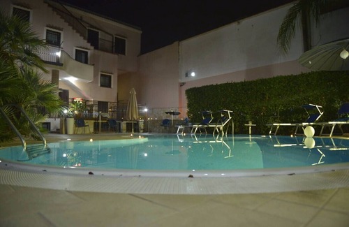 Torre Annunziata Villa | « Eden Maison de vacances Pompéi » Piscine privée et jardin. Appartement 2