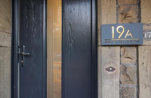 Bare Appartement | Eden on the Crescent