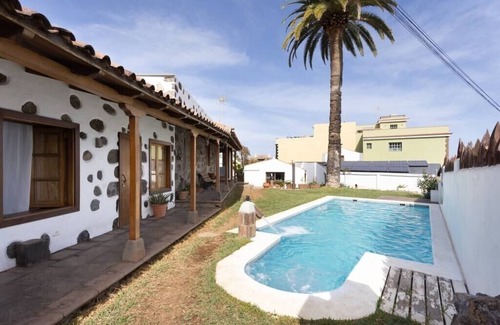 La Guancha Cottage | EDEN RENTALS Sagitta Beta Retreat
