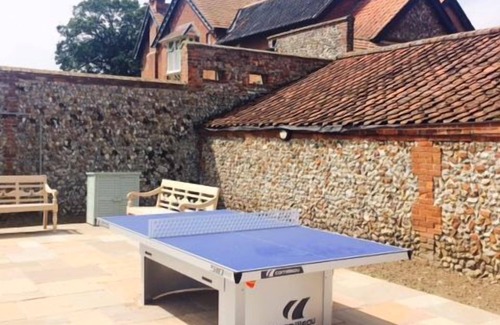 Walsingham Cottage | Edgar Farmhouse - sleeps 20 guests in 8 bedrooms
