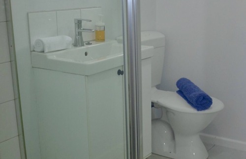 Coburg North Maison | Edgars Creek Retreat - Cozy Unit in Leafy Coburg. Perfect for couple or family