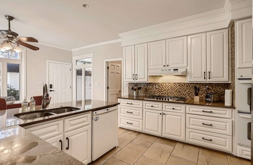 Sandy Springs Maison | Edgewater Estate - 5 Bedroom Sleeps 10 | 10 Min to Dining & Entertainment | 15 Min to Buckhead
