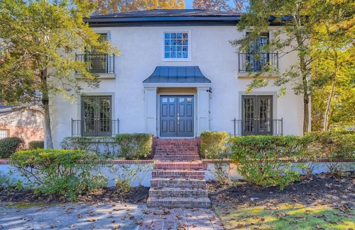 Sandy Springs Maison | Edgewater Estate - 5 Bedroom Sleeps 10 | 10 Min to Dining & Entertainment | 15 Min to Buckhead