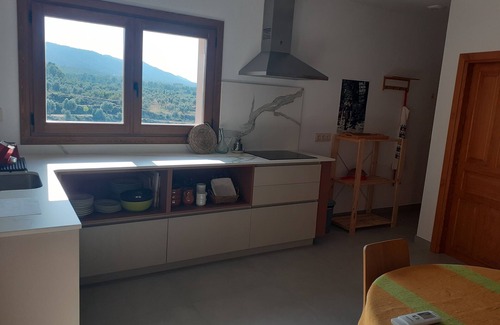 Belmonte de San Jose Maison | Edificio con Taller y Patio Interior, a los Márgenes de un Acogedor Pueblo