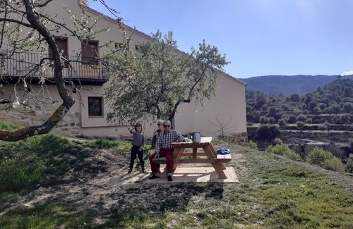Belmonte de San Jose Maison | Edificio con Taller y Patio Interior, a los Márgenes de un Acogedor Pueblo
