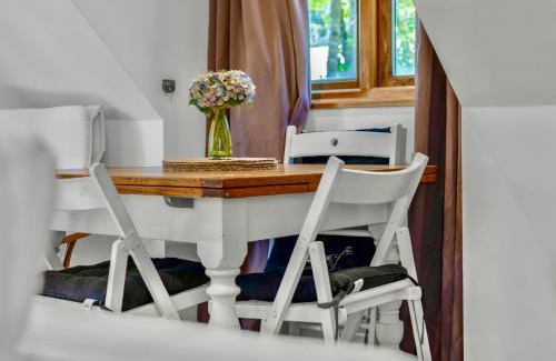 Blackburn Maison | Edinburgh's Autumn Chalet