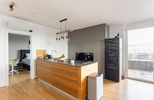 Graz-Straßgang Appartement | EDLER WOHNRAUM Panoramablick 3 SZ Boxspringbetten, E-Ladestation, Kaffeevollautomat, Klima, Lift, Terrasse & 2xTG