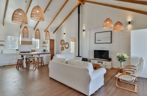 Kleinmond Cottage | Efcharisto Seaside Cottage - Lower Beach Road