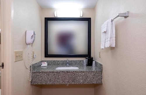 Houston Hôtel | Efficient Comfort Close to Houston's Attractions, Perfect for Budget Travelers
