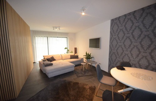 Merzig Appartement | EG Ferienwohnung Merzig Stadt 60 qm PKW Stellplatz im Innenhof