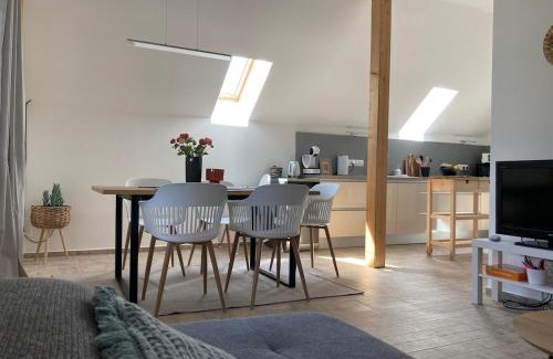 Hegymagas Maison | Egy présház tágas tetőtere mesés kilátással