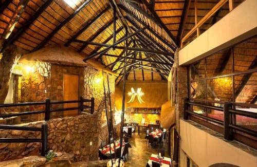 Marken Cabine | Ehlathini Game Lodge