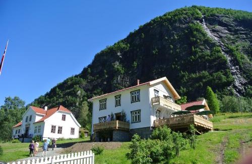 Skjolden Maison | Eide Gardshotell