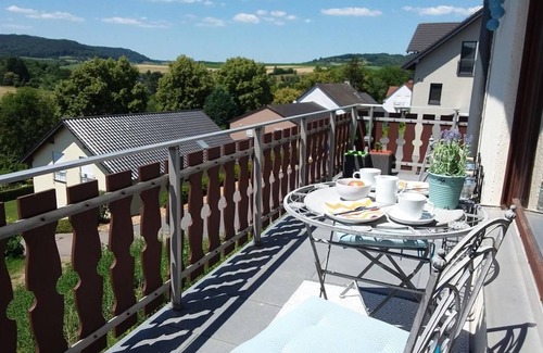 Holsthum Appartement | Eifel-Feriennest - appartement à 6 lits douche / WC, non-fumeur