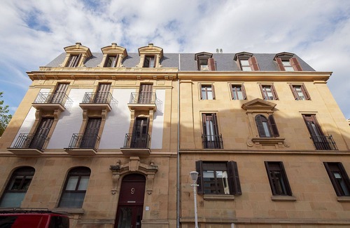 Egia Appartement | Eiffel | The Rentals Collection
