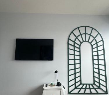 Gare Maison | Eiffel Tower View Terrace Apt