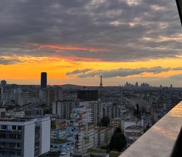 Gare Maison | Eiffel Tower View Terrace Apt