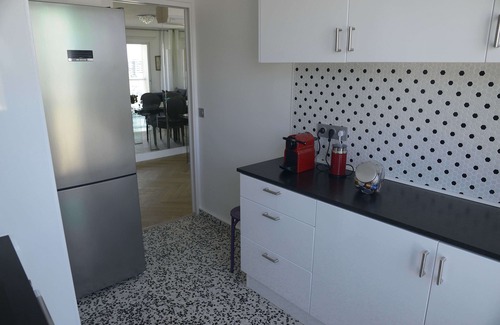 Grenelle Appartement | Vues sur la Tour Eiffel, nouvel appartement de luxe, ensoleillé, balcon, climatisation centrale