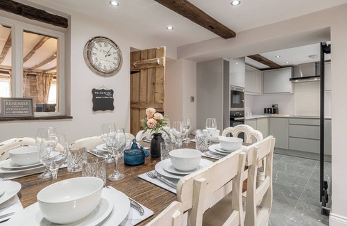 Malmesbury Maison | Eilmers Cottage Lovely 4BD in Malmesbury