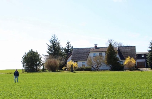 Schonfeld Maison | Ein Bett im Kornfeld - Haus Weitblick - mit Innenpool