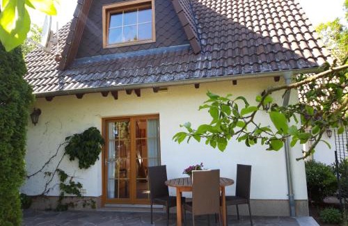 Schonfeld Maison | Ein Bett im Kornfeld - Haus Weitblick - mit Innenpool