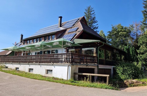Langenbrand Appartement | Ein Zimmer im Höhengasthaus Teufelsmühle