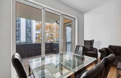 Suedwest Appartement | Eindrucksvolle Zwei-Zimmer-Wohnung mit Balkon und großer Küche