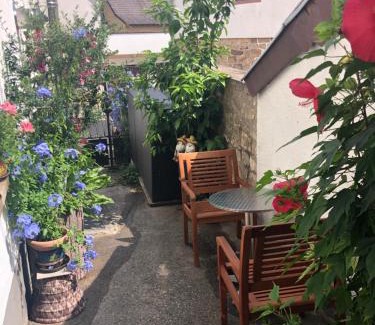 Frankweiler Appartement | einfache Monteurwohnung mit WLAN und Sat Tv, Netflix