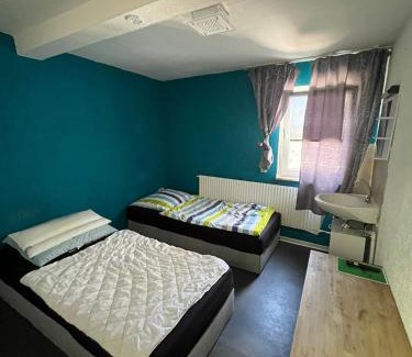 Brombachtal Maison | Einfache Schlafmöglichkeit mit Gemeinschaftsküche und Bad