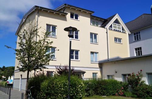 Ostseebad Kuhlungsborn Maison | Einladende Fewo mit Badewanne, Balkon, Boxspringbett