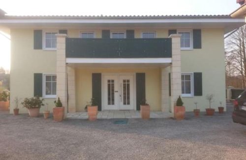 Wehrden Appartement | Einliegerwohnung 2 mit Garage