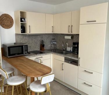 Kleinmachnow Appartement | Einliegerwohnung mit Wintergarten (EG)