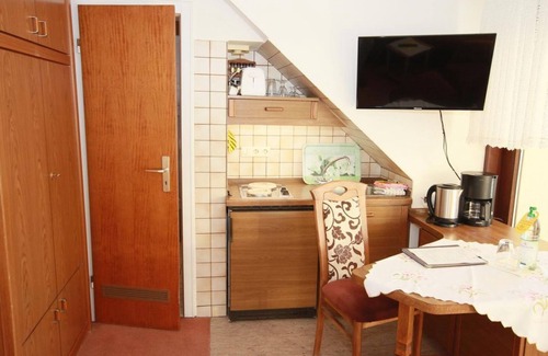 Bad Pyrmont Appartement | Einraumappartement, Dusche, WC, Kat. 1 - Ferienwohnungen Café Schneidewind Kirchstraße