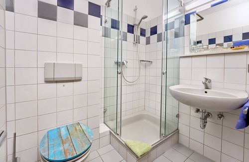 Staufen im Breisgau Appartement | Einzelzimmer mit WC und Dusche