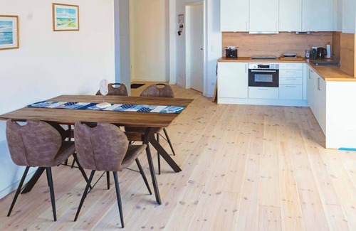 Barth Appartement | Eismöwe Summary: Harb