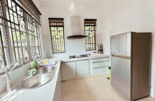 Sungai Tangkas Maison | Eizy Cozy Home