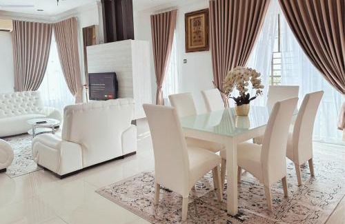 Sungai Tangkas Maison | Eizy Cozy Home