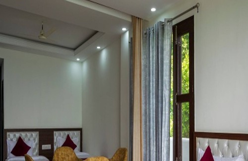 Arki Maison | Ekaant Cafe and Guest House