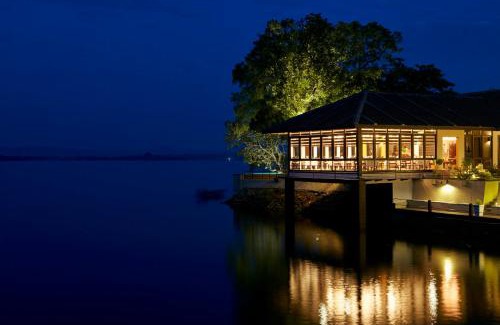 Polonnaruwa Station Balnéaire | EKHO Lake House - From Colonial Bungalow to Royal Retreat
