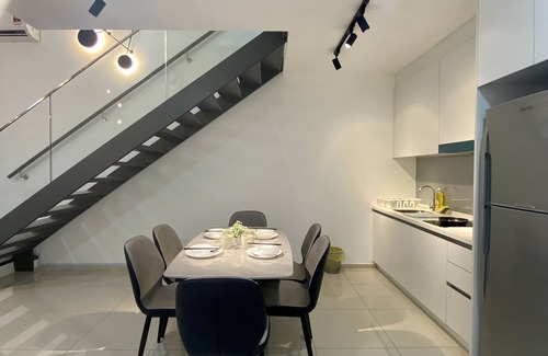 Taman Mutiara Appartement | EkoCheras Deluxe Suite 3mins to MRT Station