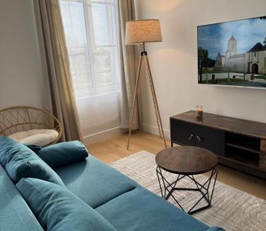 Surgeres Appartement | El Castillo Face au Château et Climatisé