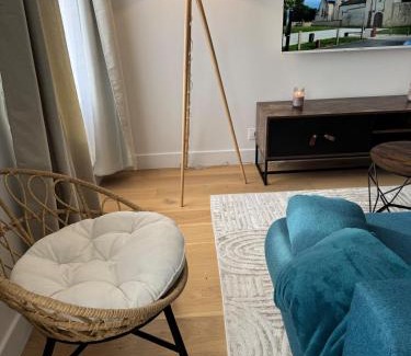Surgeres Appartement | El Castillo Face au Château et Climatisé
