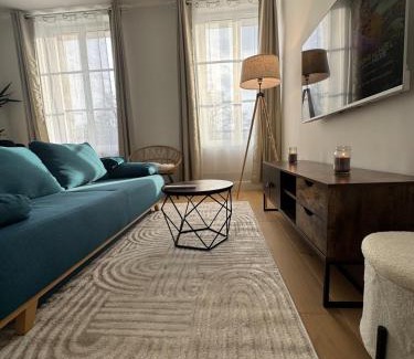 Surgeres Appartement | El Castillo Face au Château et Climatisé