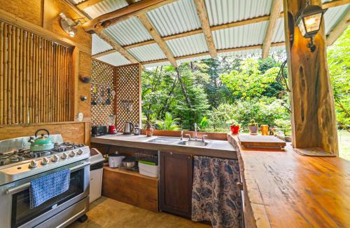 Playa Negra Maison | El Chic Shack, Authentic Cabin walk to Negra
