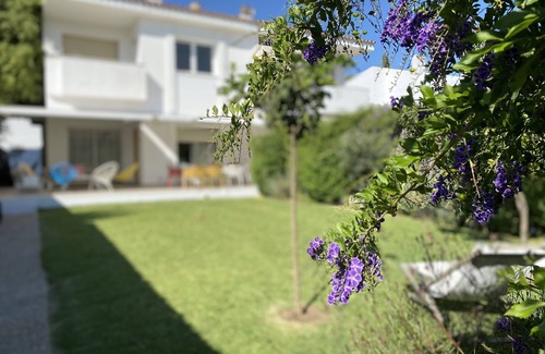 El Puerto de Santa Maria Maison | El Colorin Beachhouse. A completely refurbished home steps away from the beach.