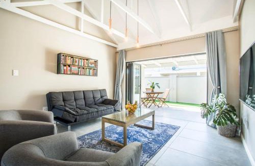 Oudtshoorn Maison | El Dorado Hotel and Self Catering