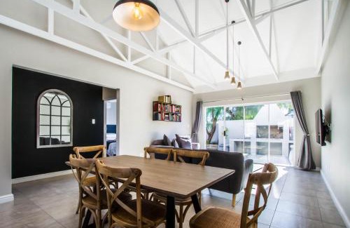 Oudtshoorn Maison | El Dorado Hotel and Self Catering