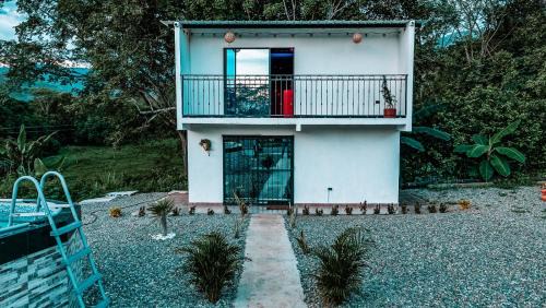 Otrabanda Maison | El edén en sopetran con cuarto del amor