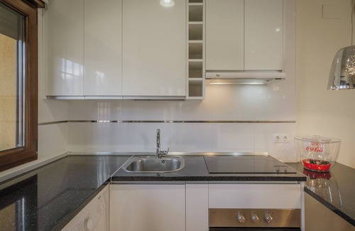 Villanueva de Avila Maison | El Encanto del Alberche 'Casa 1' avec vue sur les montagnes, piscine partagée et Wi-Fi