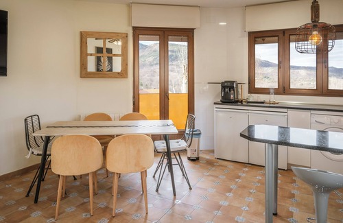 Villanueva de Avila Maison | El Encanto del Alberche, 'Casa 2' avec vue sur les montagnes, piscine partagée et Wi-Fi